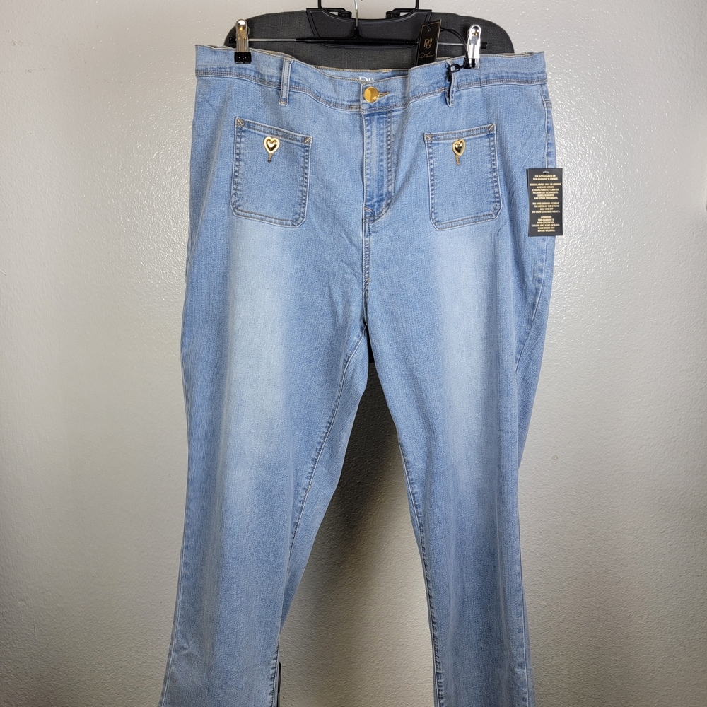 DG2 By diane gilman Light Wash‎ Blue Jeans Heart Button Front Pocket Size 24W